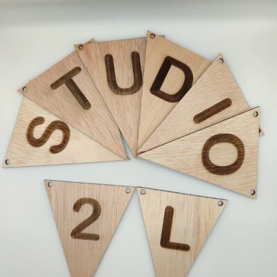 Naamslinger (bundel) – Vlaggetjes